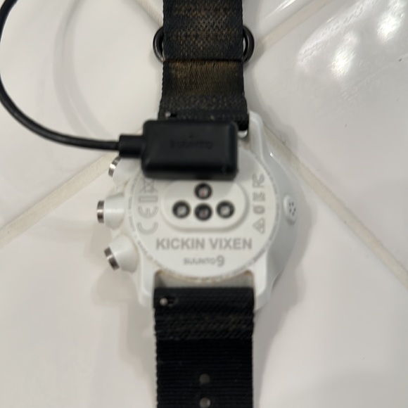 Suunto 9 watch with charger. In fabulous shape. Holds a charge. - Picture 3 of 3